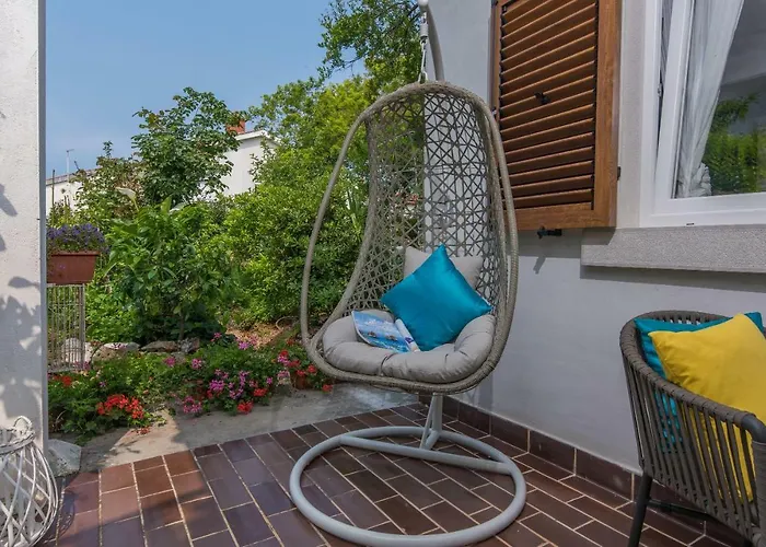 Апартаменты New!!! New Riva Luxury One - With Sunny Terrace & Big Garden *