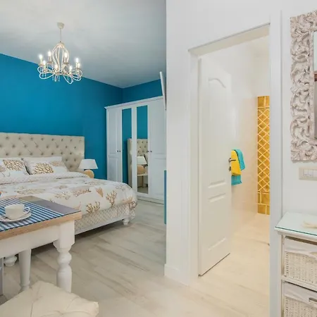 New!!! New Riva Luxury One - With Sunny Terrace & Big Garden Lejlighed Poreč