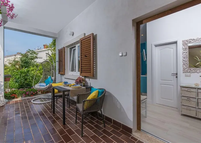 Daire New!!! New Riva Luxury One - With Sunny Terrace & Big Garden *